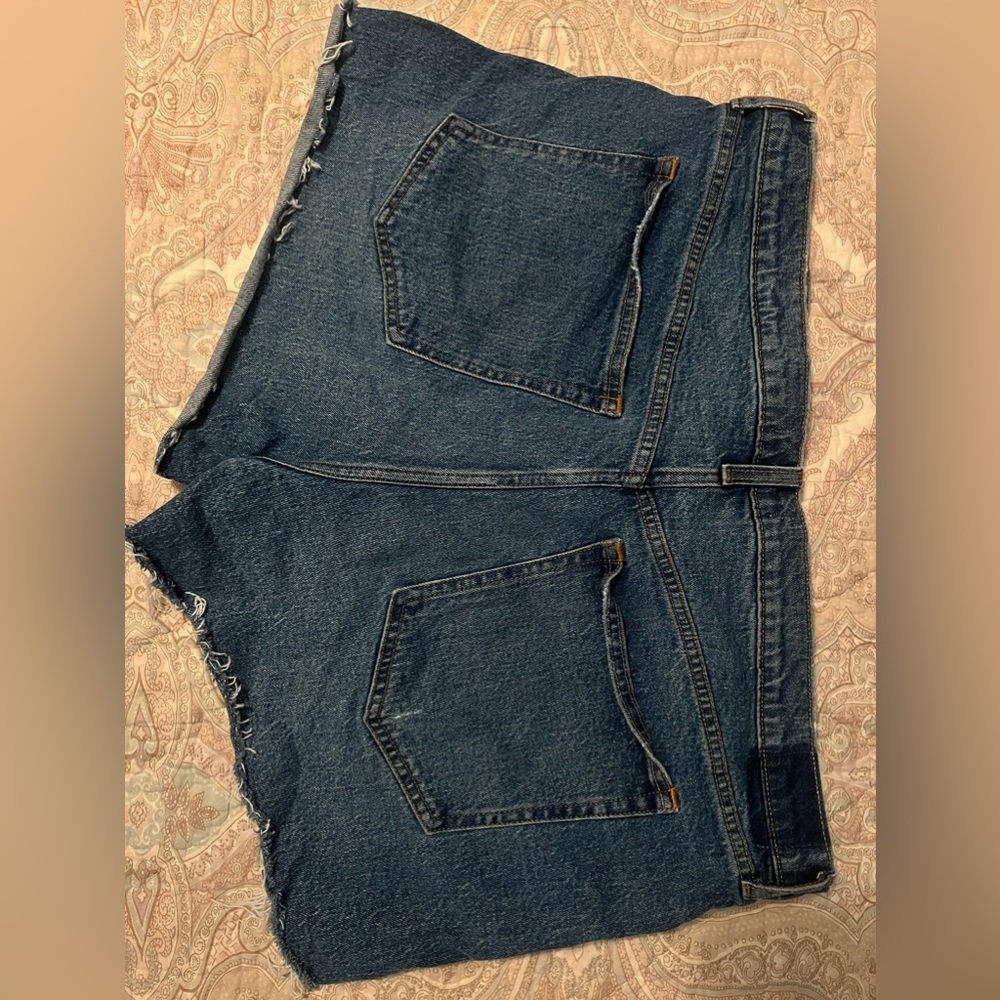 A&F High Rise Mom Short - Picture 3 of 4